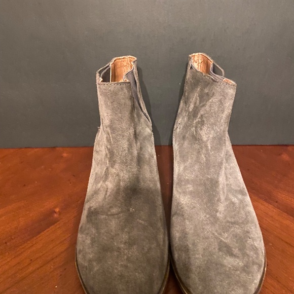 Gray Boots - Picture 3 of 4